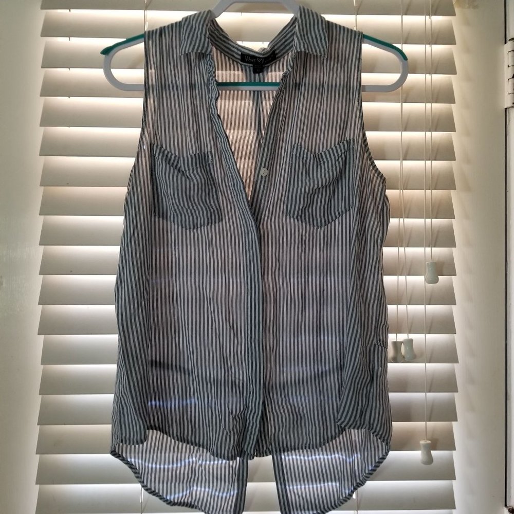 Velvet heart medium gray and white striped button front collard blouse